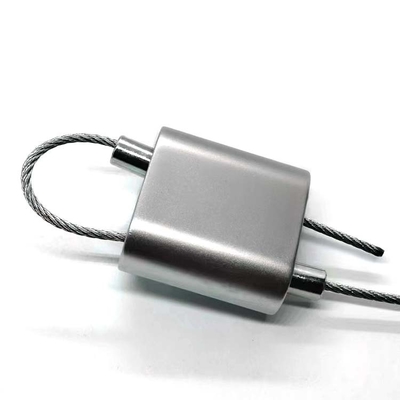 O dispositivo elétrico indica o prendedor dando laços do hardware do cabo para a iluminação de suspensão