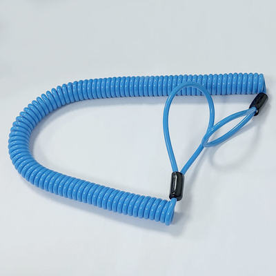 A espiral elástica do cabo bobinou a ferramenta Lanyard With Plastic Sleeves do cabo de fio